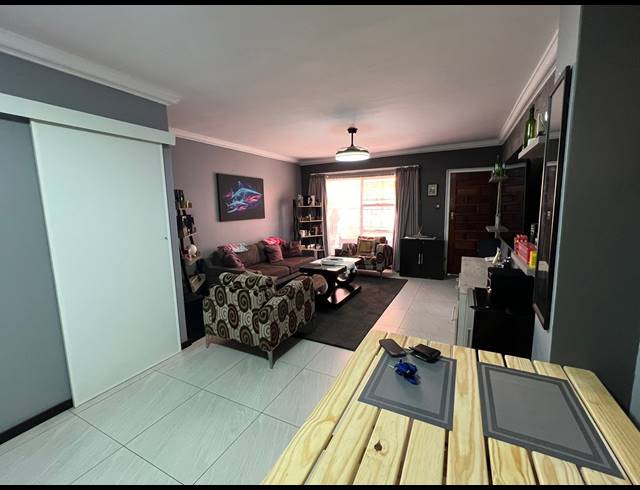 2 BEDROOM APARTMENT FOR SALE IN NEW REDRUTH